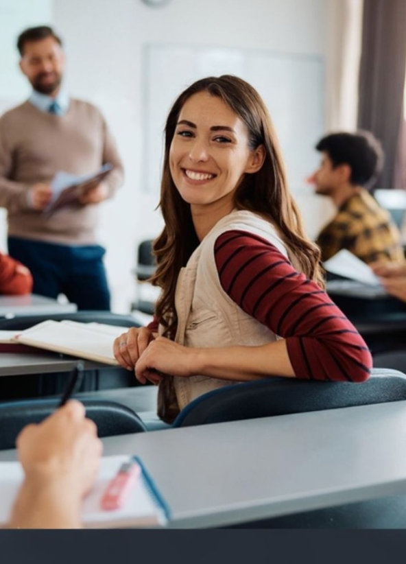 Docentes trabajando en equipo
